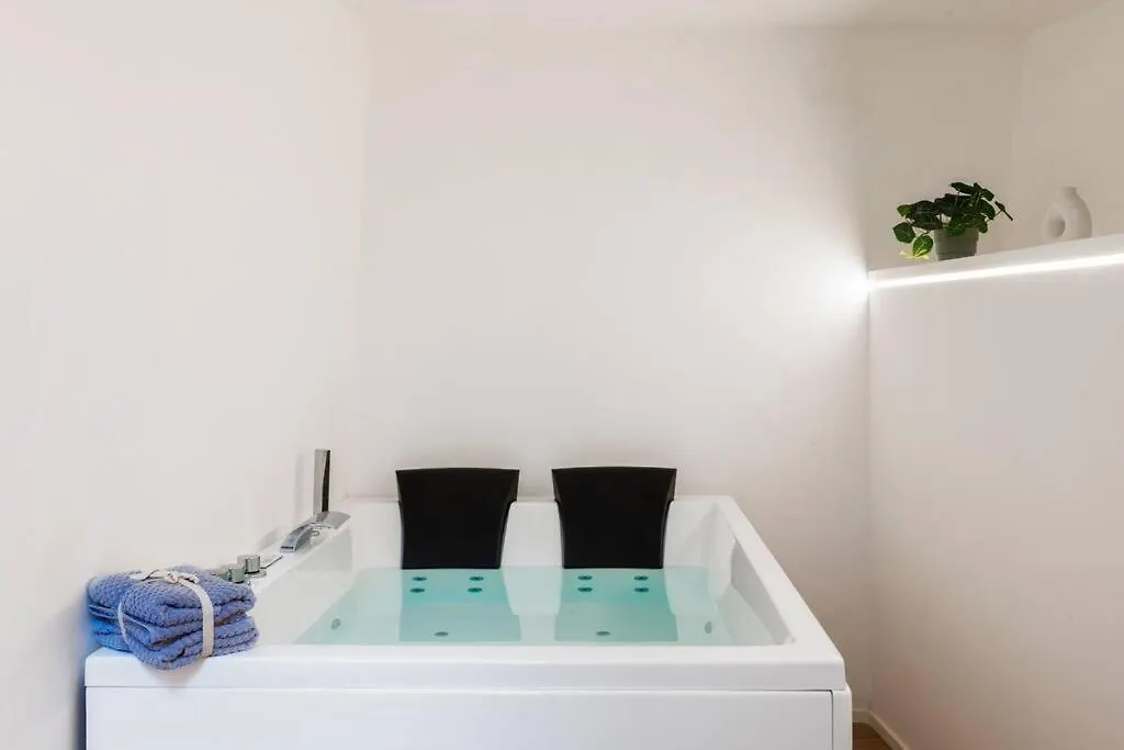 Eleven Luxury Suite Palermo Italy